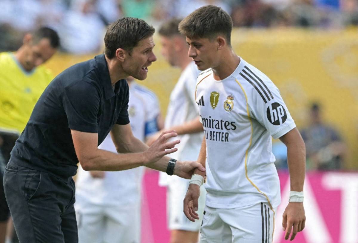 爱游戏官方入口-皇家马德里发布备战花絮，今晨主帅复盘，德甲任务艰巨，高层口径保持一致-爱游戏官方入口